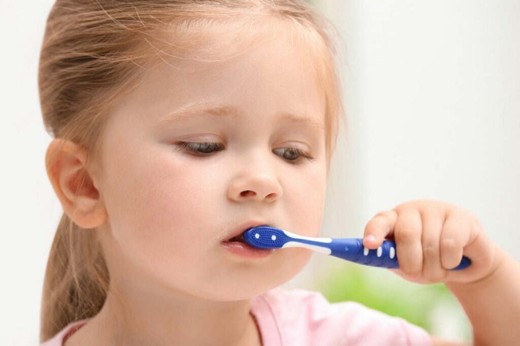 qué debe tener la mejor pasta de dientes para niños